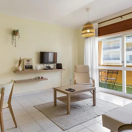 1br Infante Flat In By Lovelystay Apartmán *