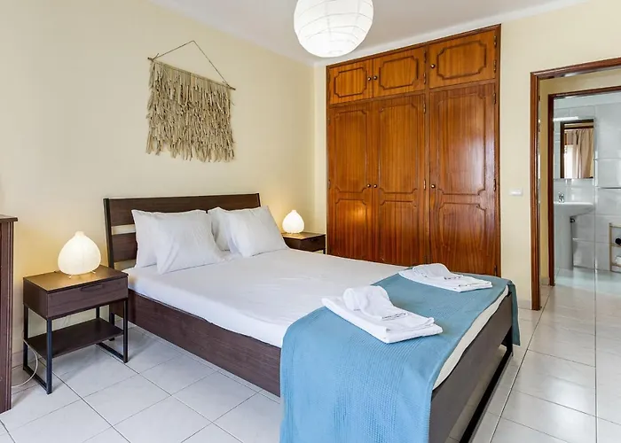 Апартаменты 1br Infante Flat In By Lovelystay *