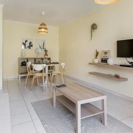 1br Infante Flat In By Lovelystay Apartment
