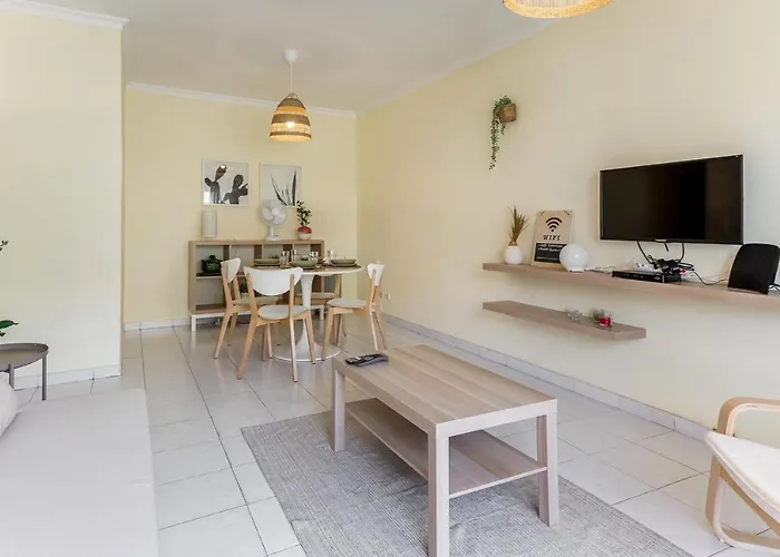 1br Infante Flat In By Lovelystay Appartement